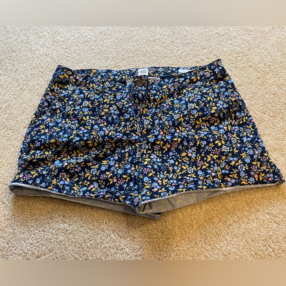 Women’s Gap shorts